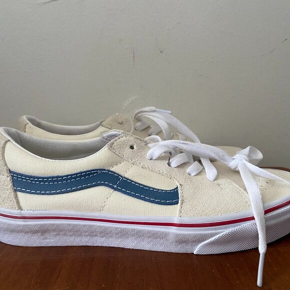 NEW Vans Sk8-Low Classic White Navy Suede Canvas Sneakers Women's Size 7 Shoes - Picture 1 of 7